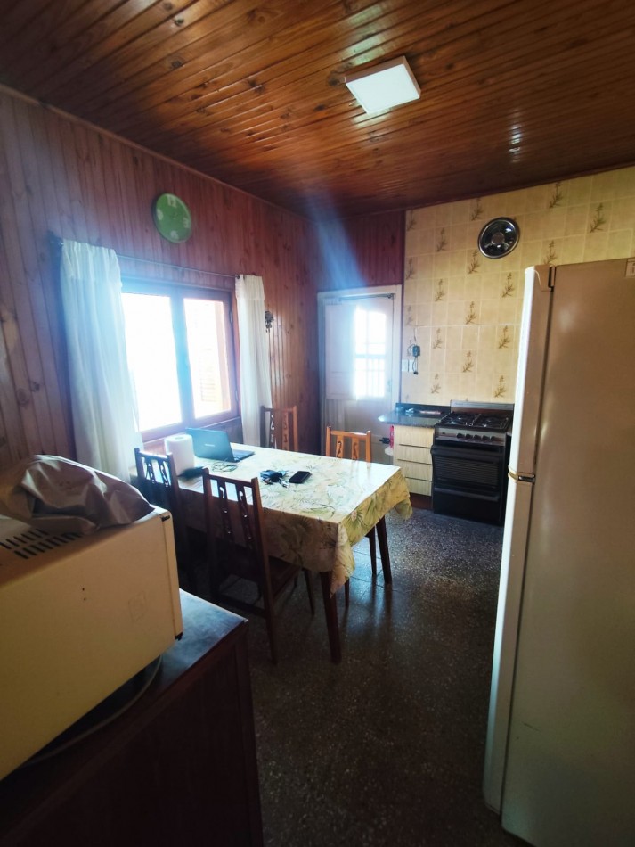 CASA EN BARRIO LUJAN