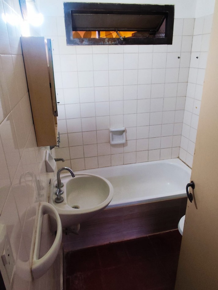 DEPTO EN BARRIO AMPARO CASTRO