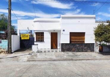 CASA EN BARRIO LUJAN